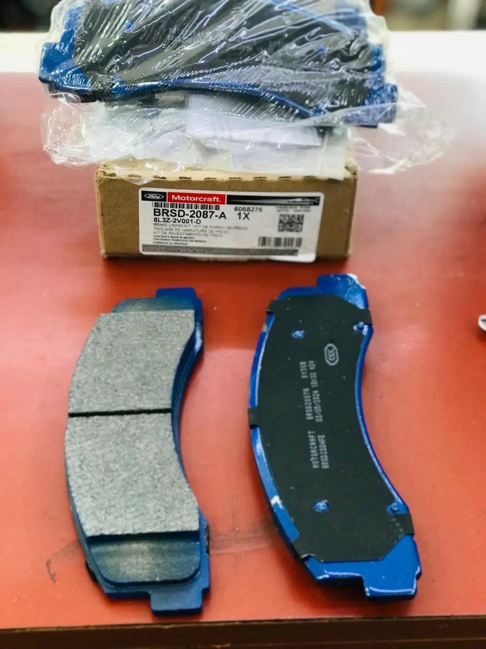 8L3Z2V001D PAD SUB SET,RR CALIP