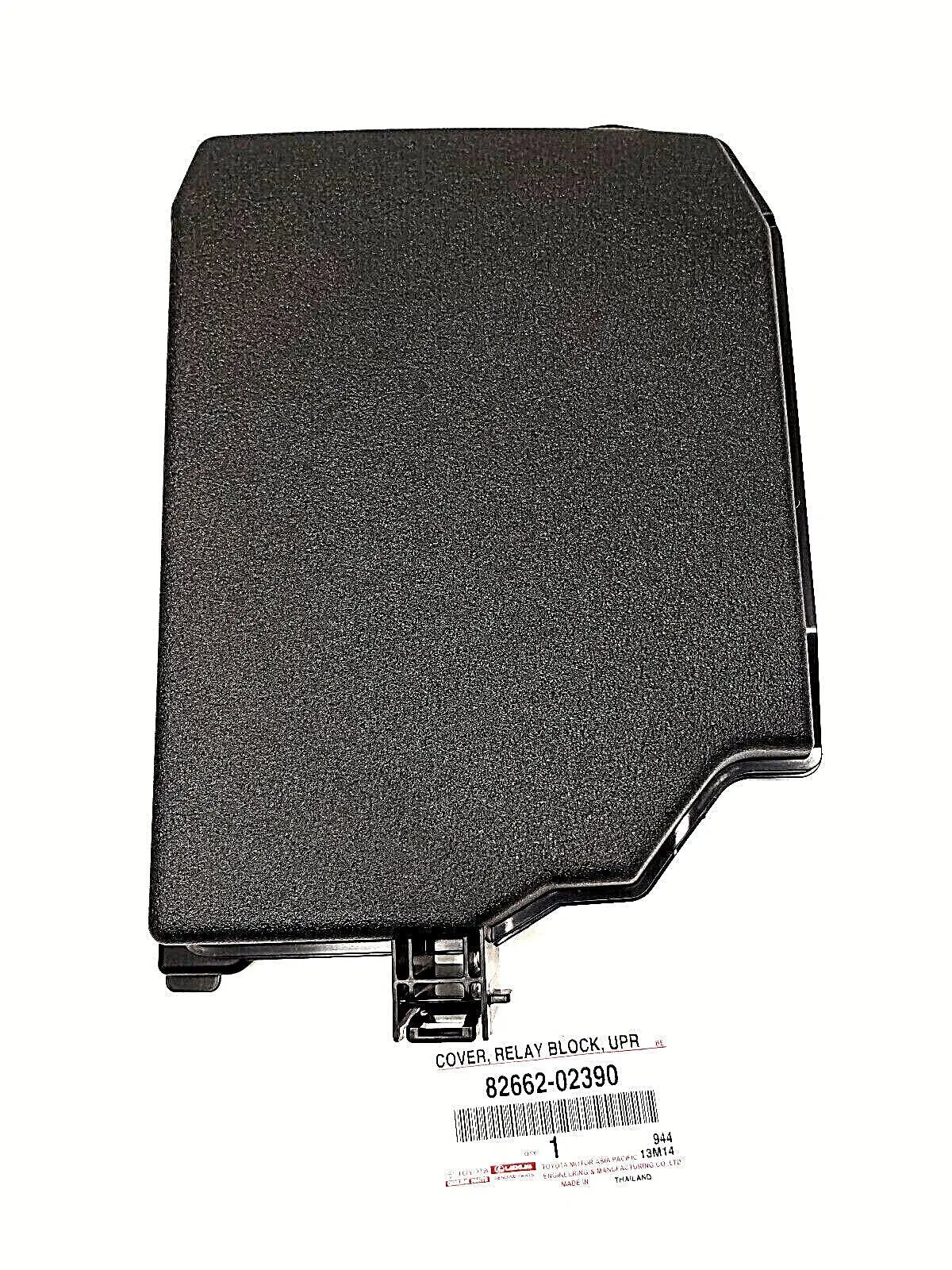 82663-48160 Toyota COVER,FUSE-MAIN