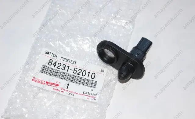 84231-52010 Toyota ACTU.H/L CLEANER (R)