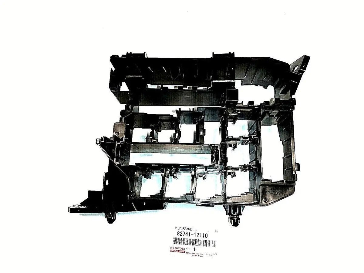 82741-12110 Toyota BLOCK, MAIN FUSE